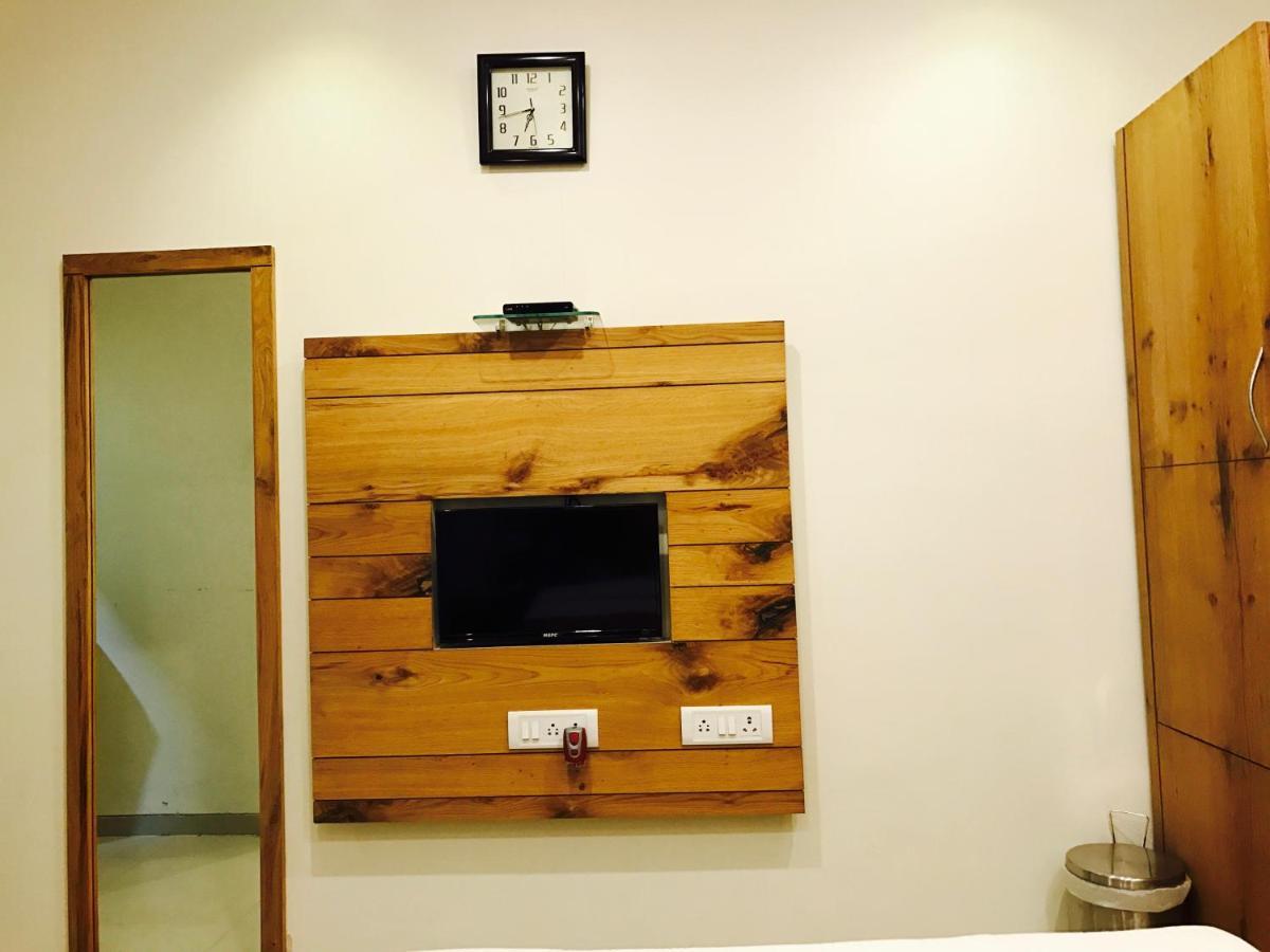 Hotel Grandeur-Near Mumbai International Airport Exterior photo