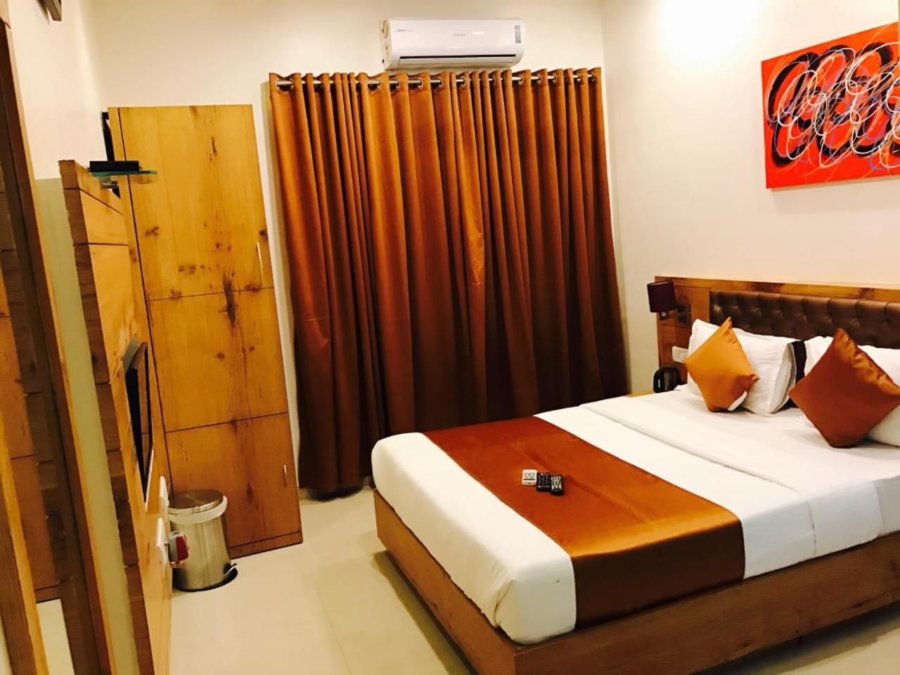 Hotel Grandeur-Near Mumbai International Airport Exterior photo